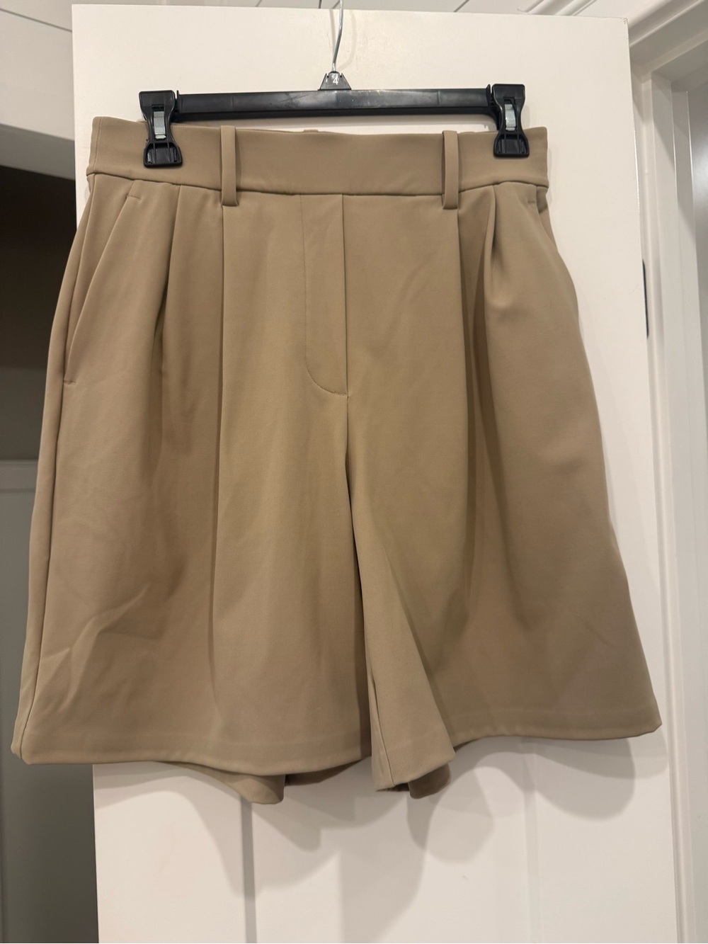 lululemon athletica Daydrift Pleated High-Waist Shorts - Sheer Oak